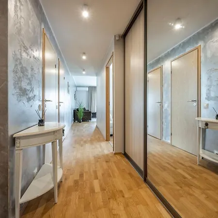Korter Premium Living With Sauna, Balcony And Parking *